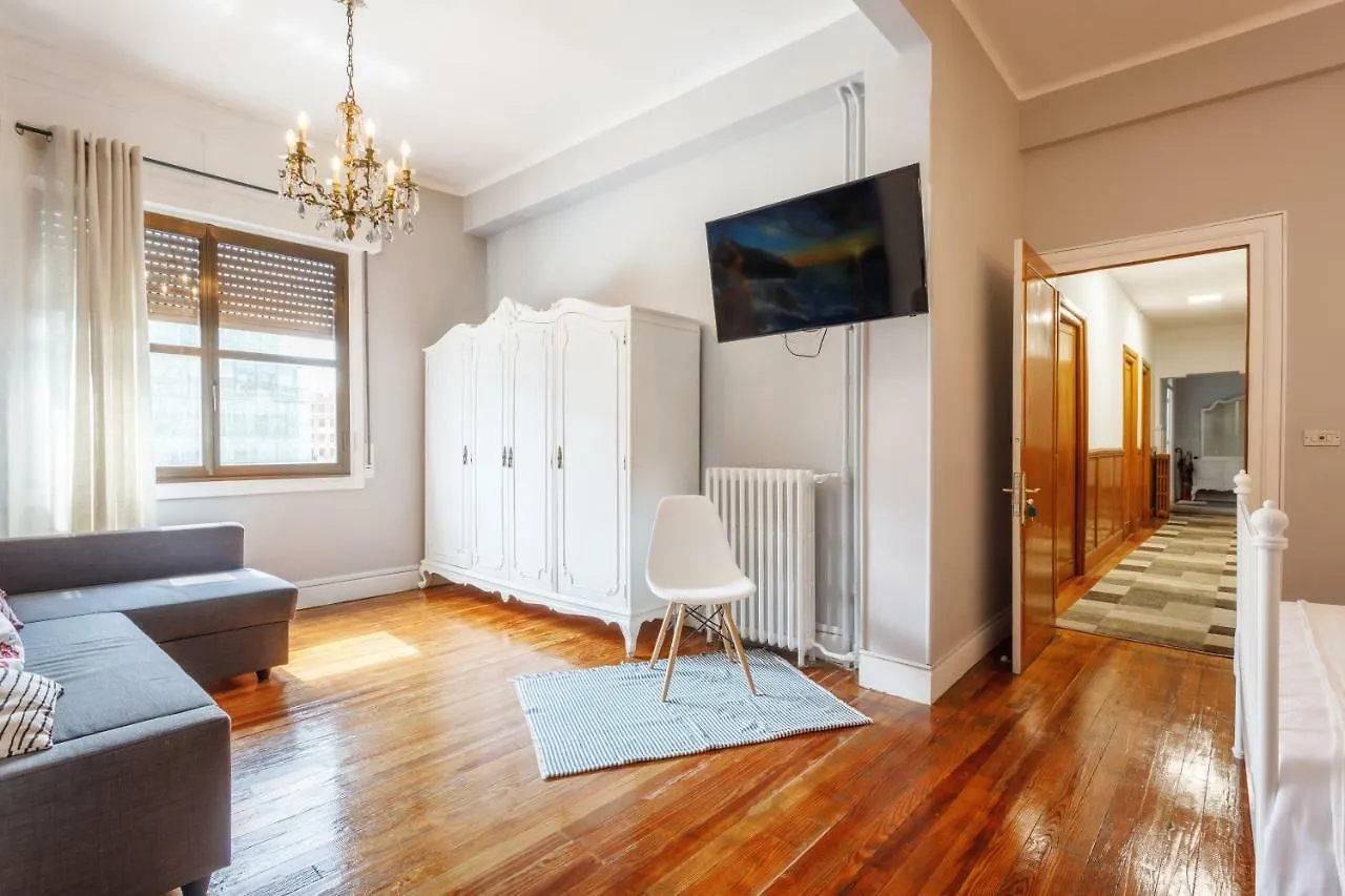 Urban Rooms Habitaciones Con Wifi Y Smart Tv ビルバオ 0*,  スペイン