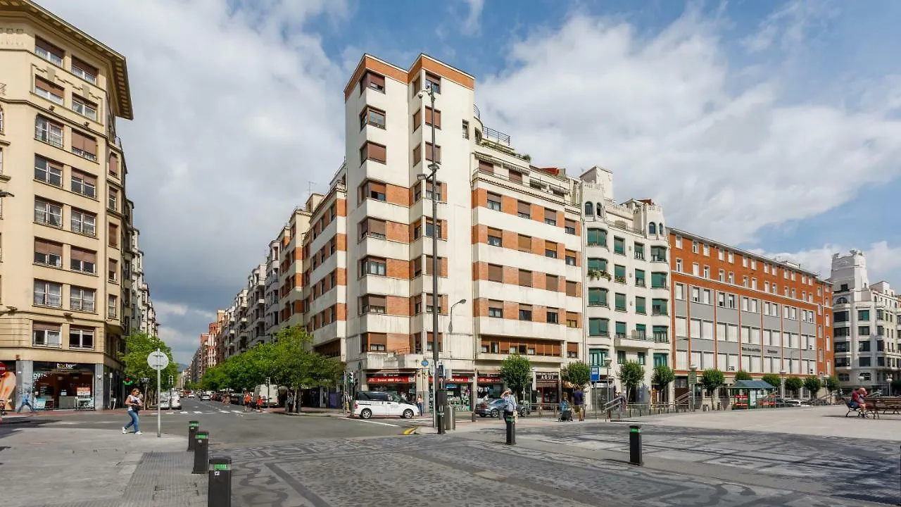 Urban Rooms Habitaciones Con Wifi Y Smart Tv ビルバオ ホームステイ